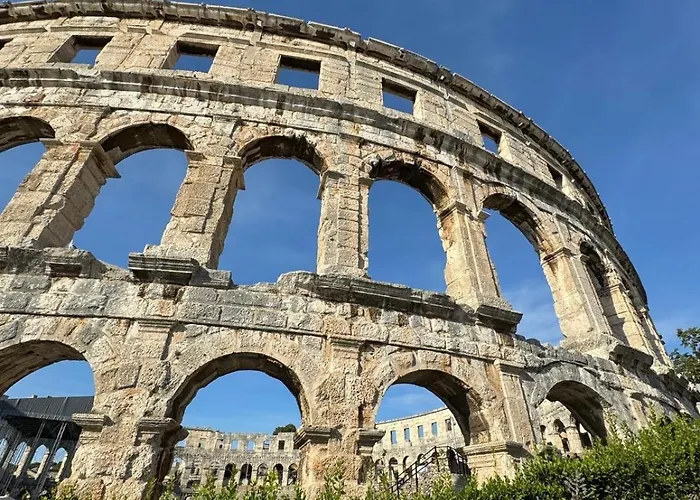 Tina Spodnje Skofije